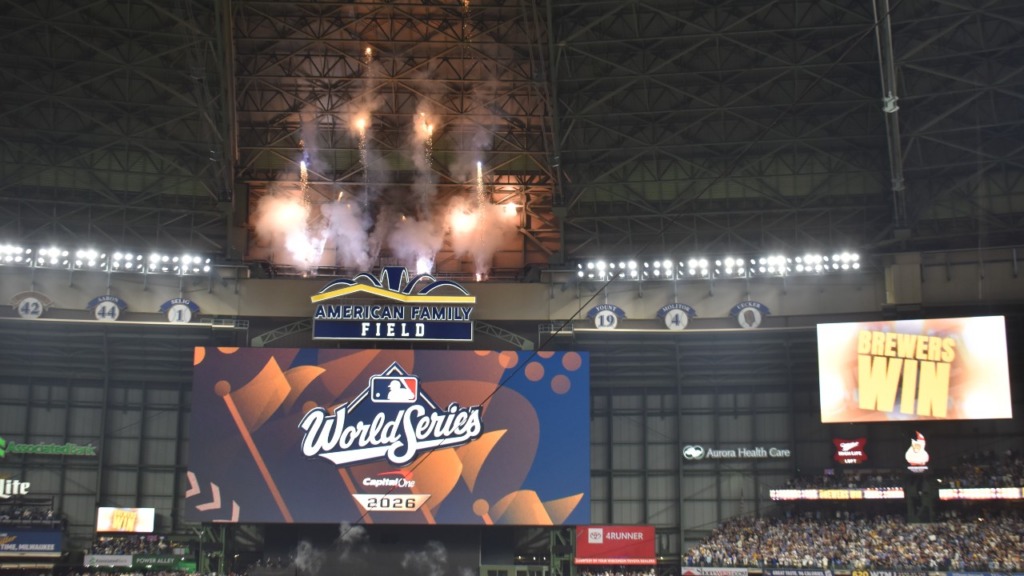 Thrilled Brewers fans cheer team to victory in Game 1 of World Series — BizTimes Milwaukee, Carrollton Sports news
