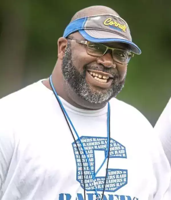 High school football coach dies after medical emergency at game — WESH 2 Orlando, Carrollton Health news