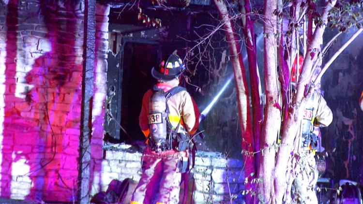 One person dies, another person and a dog rescued from Blakeley Drive house fire — KENS 5 (San Antonio), Carrollton Health news