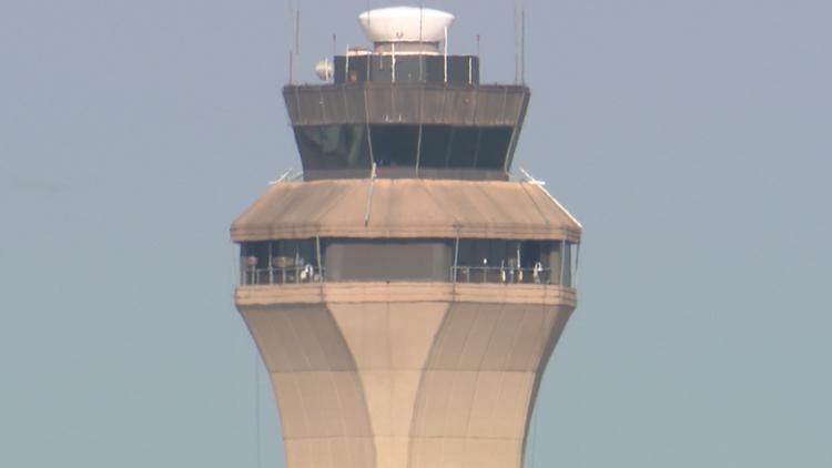 Flight precautionarily evacuated at Houston's Bush Airport after sensor indicated smoke in cabin, airline says — KHOU 11 (Houston), Carrollton Community news
