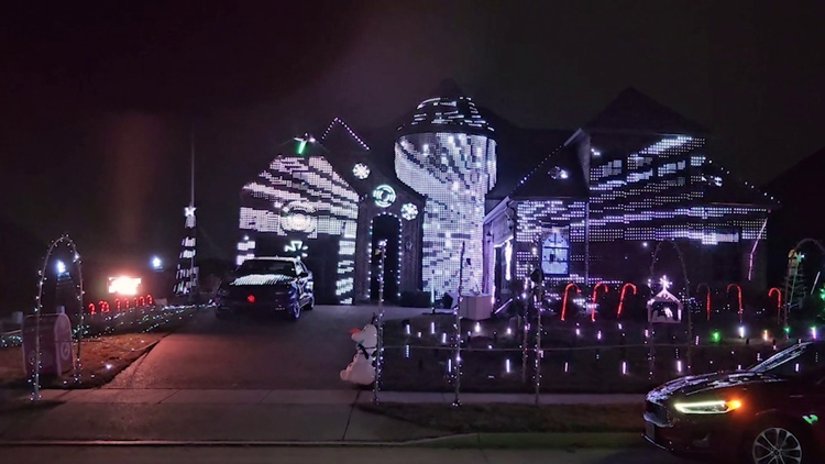 Sachse family known for Christmas light display prepares to move — WFAA (Dallas-Fort Worth), Carrollton Community news