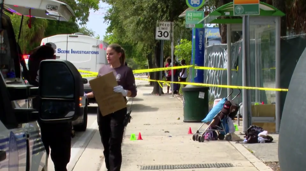 Attacker, victim injured in stabbing at Miami bus stop — WSVN 7 Miami-Dade, Carrollton Community news